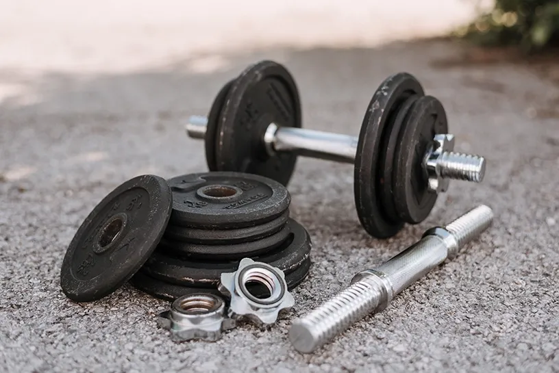 Adjustable dumbbells for beginner strength training